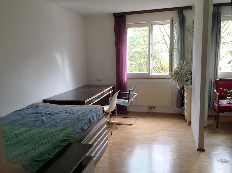 Room In Maisonette With Garden, Parking Place Wien Eksteriør billede