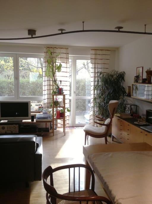 Room In Maisonette With Garden, Parking Place Wien Eksteriør billede