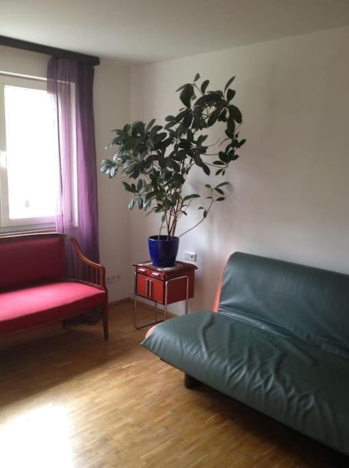 Room In Maisonette With Garden, Parking Place Wien Eksteriør billede