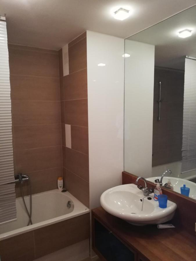 Room In Maisonette With Garden, Parking Place Wien Eksteriør billede