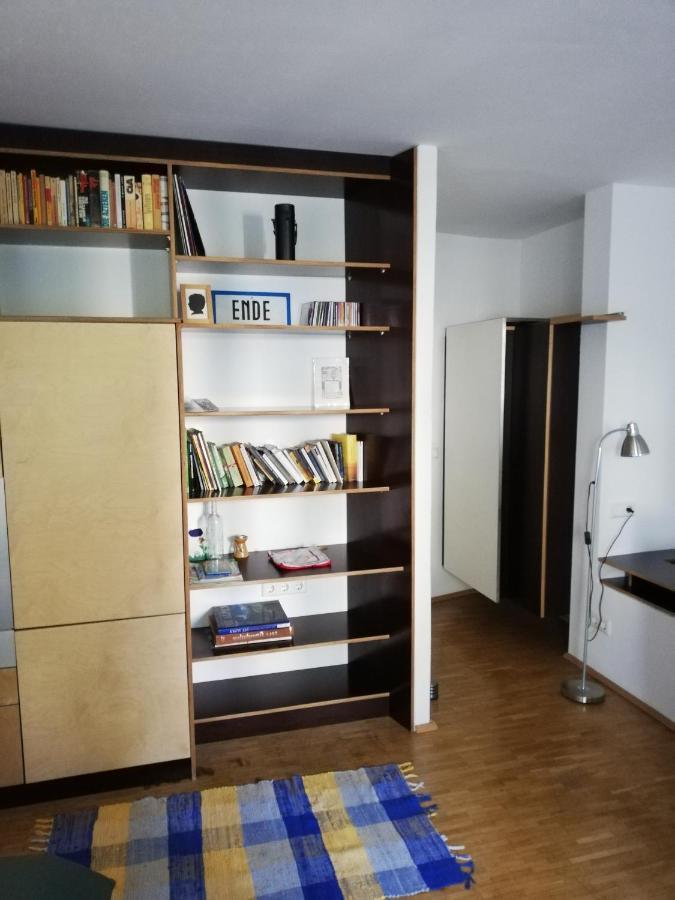 Room In Maisonette With Garden, Parking Place Wien Eksteriør billede